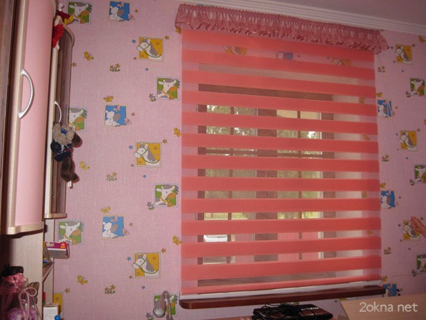 Рулонные шторы зебра в детской комнате
