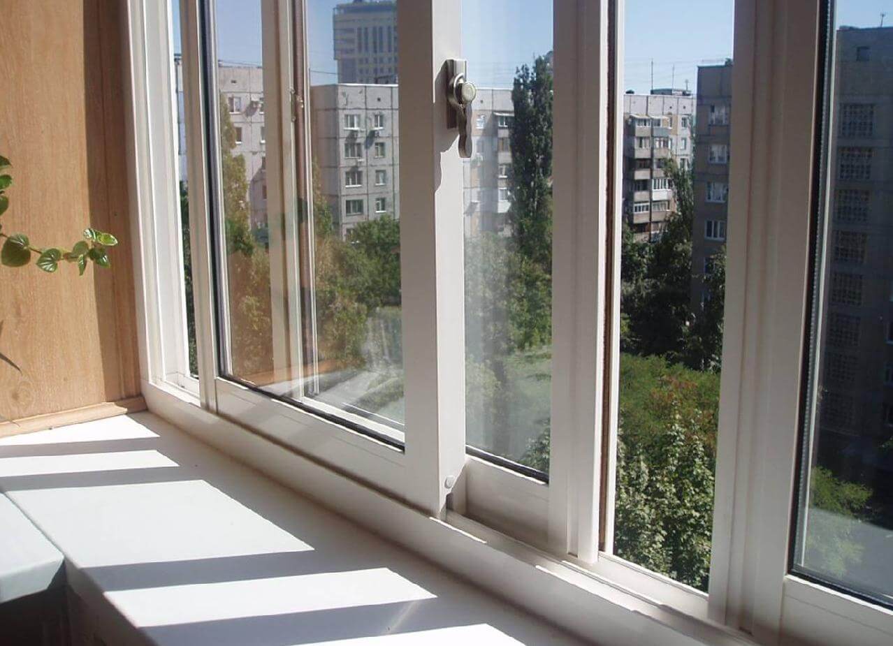 Балконное раздвижное окно