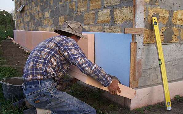 чем утеплить фундамент дома снаружи