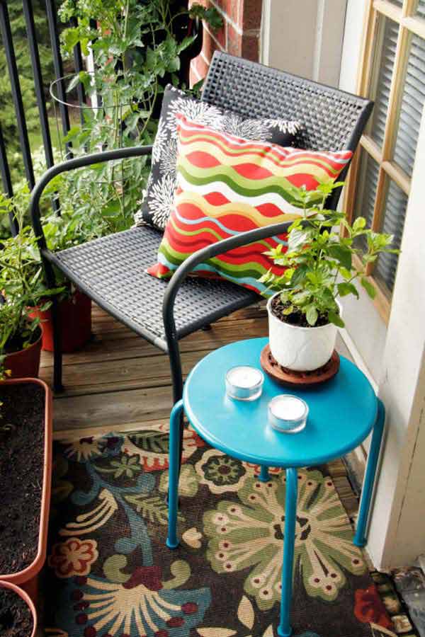 AD-Small-Furniture-Ideas-to-Pursue-For-Your-Small-Balcony-08