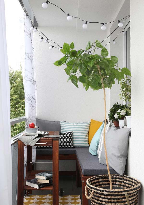 AD-Small-Furniture-Ideas-to-Pursue-For-Your-Small-Balcony-25