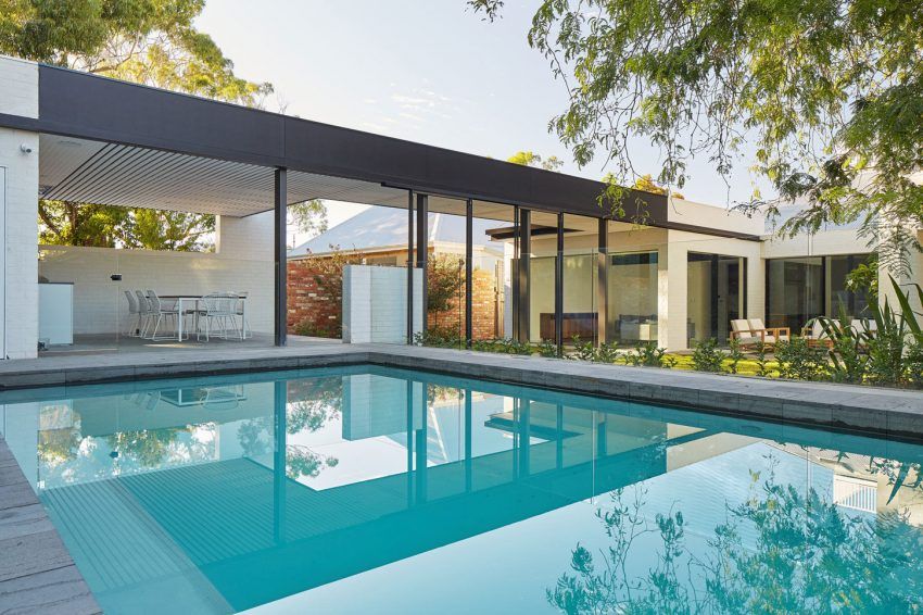 Claremont-Residence With Swimming Pool