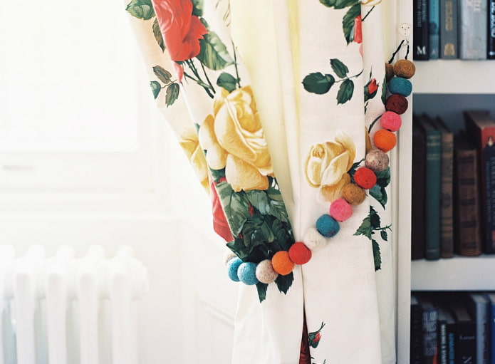 штора с разноцветным подхватом штора с разноцветным подхватом