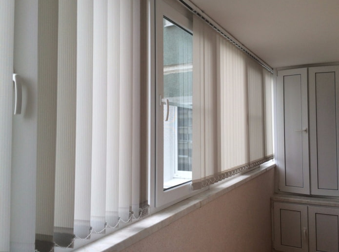 вертикальные ламели на лоджии вертикальные ламели на лоджии