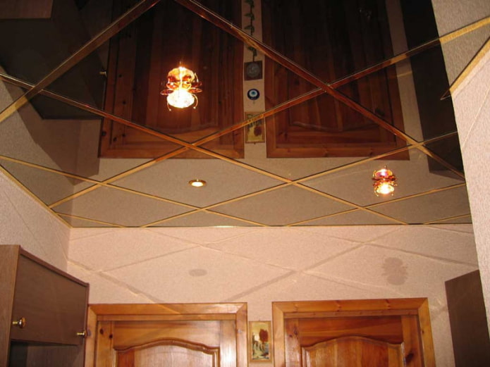 бронзовая зеркальная потолочная конструкция