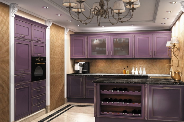 кухня в фиолетовых тонах в классическом стиле