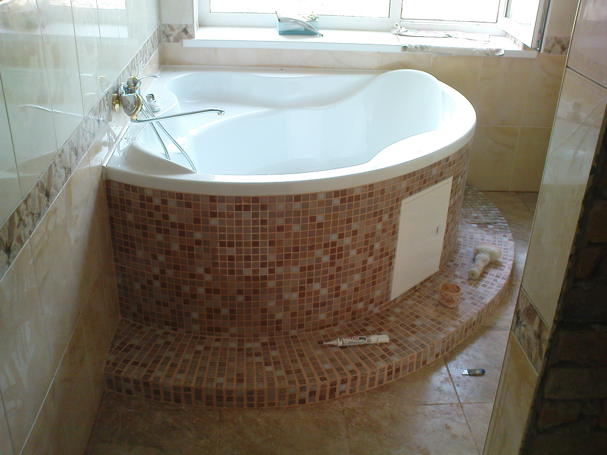 комбинированная плитка в ванной фото