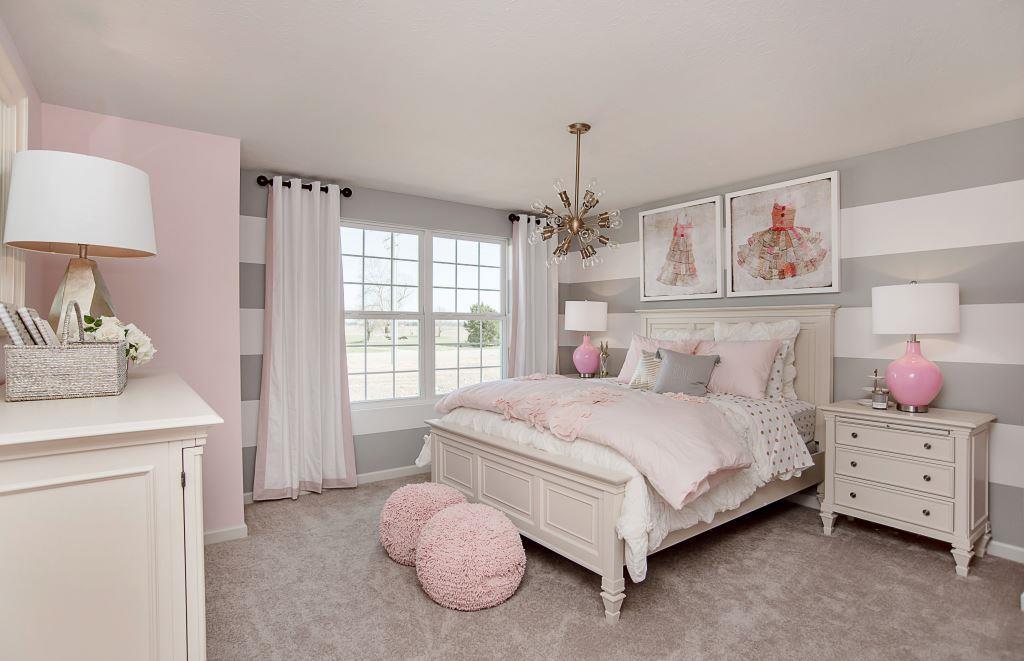 серо розовая спальня фото
