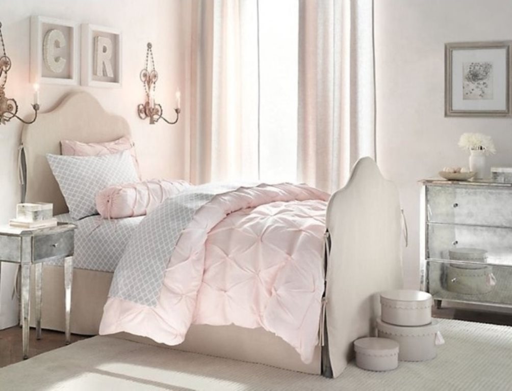 серо розовая спальня классика