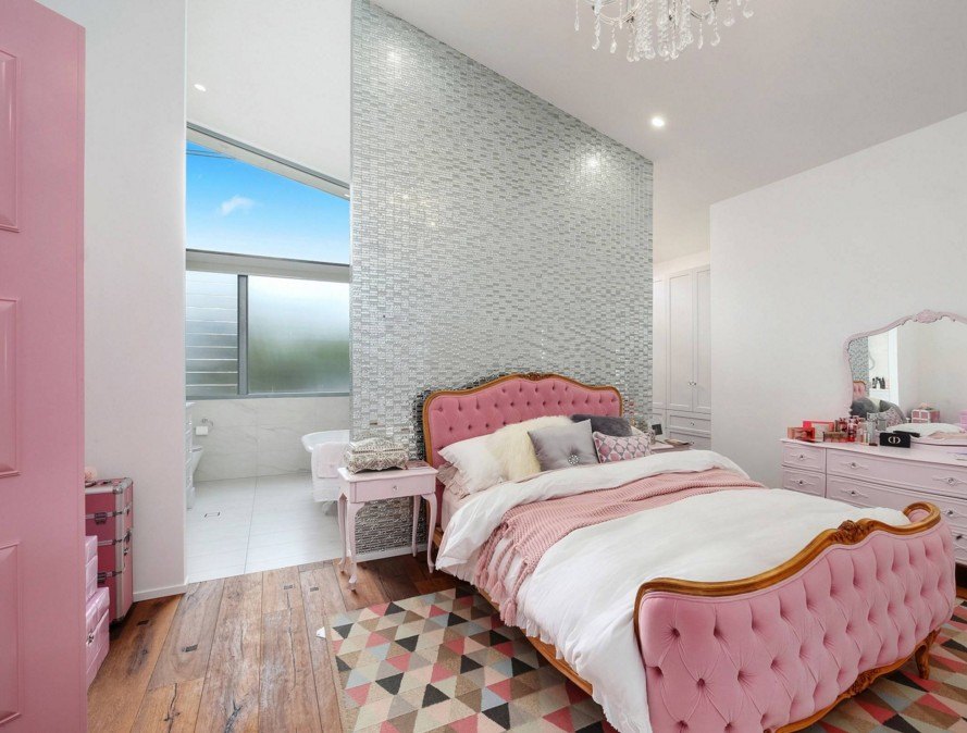 серо розовая спальня оформление фото