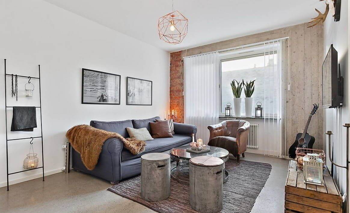 длинные однотонные жалюзи в скандинавском стиле