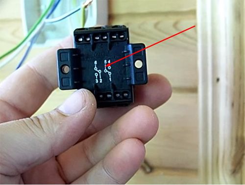 ΠΡΠΎΡ
ΠΎΠ΄Π½ΠΎΠΉ Π²ΡΠΊΠ»ΡΡΠ°ΡΠ΅Π»Ρ ΠΏΠΎΠ·Π²ΠΎΠ»ΡΠ΅Ρ Π·Π°ΠΌΠΊΠ½ΡΡΡ ΠΎΠ΄Π½Ρ ΠΈΠ· Π΄Π²ΡΡ
ΡΠ΅ΠΏΠ΅ΠΉ Π‘Ρ
Π΅ΠΌΠ° ΠΏΠΎΠ΄ΠΊΠ»ΡΡΠ΅Π½ΠΈΡ ΠΏΡΠΎΡ
ΠΎΠ΄Π½ΠΎΠ³ΠΎ Π²ΡΠΊΠ»ΡΡΠ°ΡΠ΅Π»Ρ Ρ 2Ρ
ΠΌΠ΅ΡΡ: ΠΏΠΎΡΡΠ΄ΠΎΠΊ Π²ΡΠΏΠΎΠ»Π½Π΅Π½ΠΈΡ ΠΌΠΎΠ½ΡΠ°ΠΆΠ½ΡΡ
ΡΠ°Π±ΠΎΡ