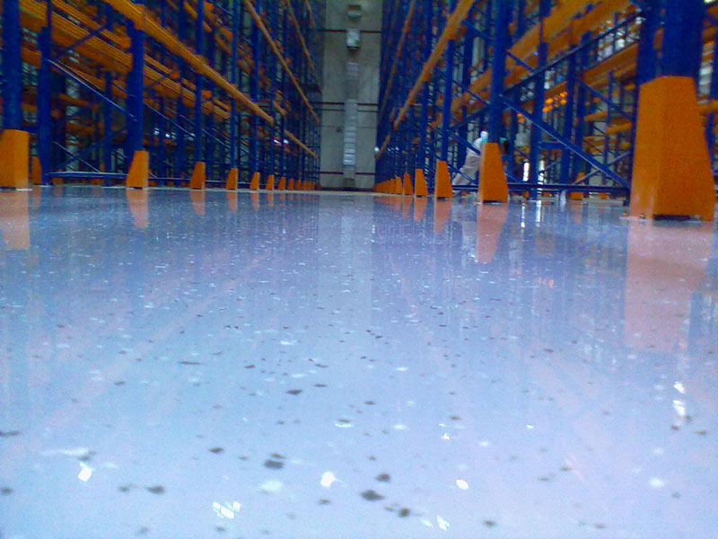 Полиуретановый наливной пол можно укладывать в складских помещениях