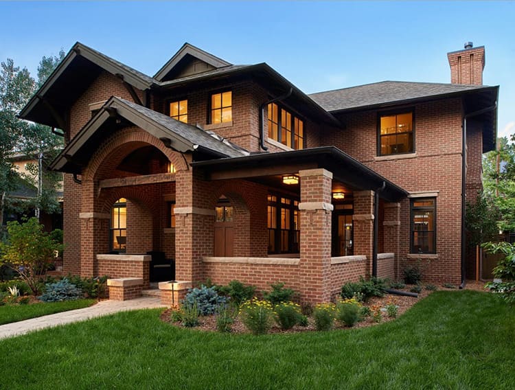 Все это влечёт за собой солидные расходы на строительство. Но взамен вы получаете исключительно долговечное жилище, которое прослужит не только вам, но и нескольким поколениям ваших потомков