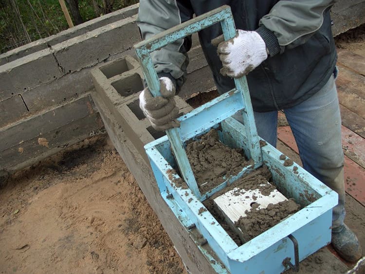 Причём некоторые варианты можно даже изготовить самостоятельно