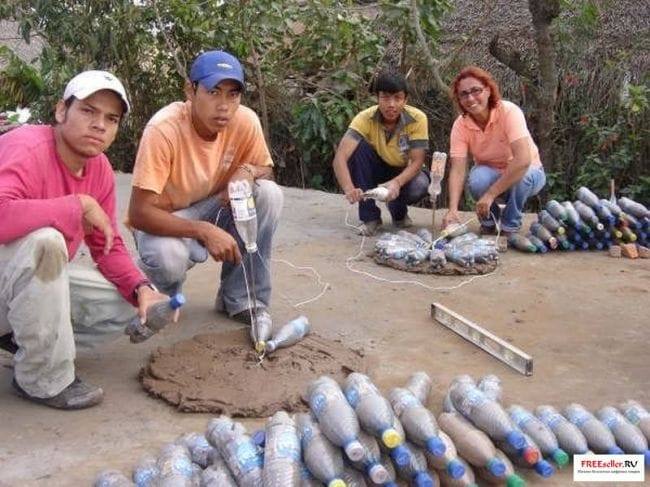 Строительство дома из пластиковых бутылок