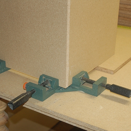 Делаем своими руками пуфик из ДСП с крышкой