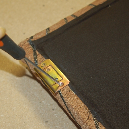 Делаем своими руками пуфик из ДСП с крышкой