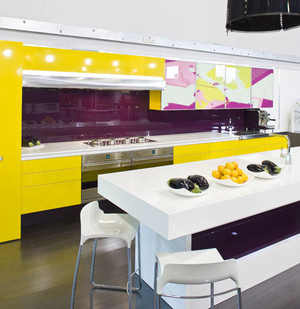 Желто-фиолетовая кухня