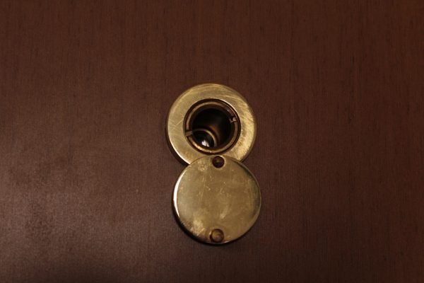 Глазок для пластиковой двери