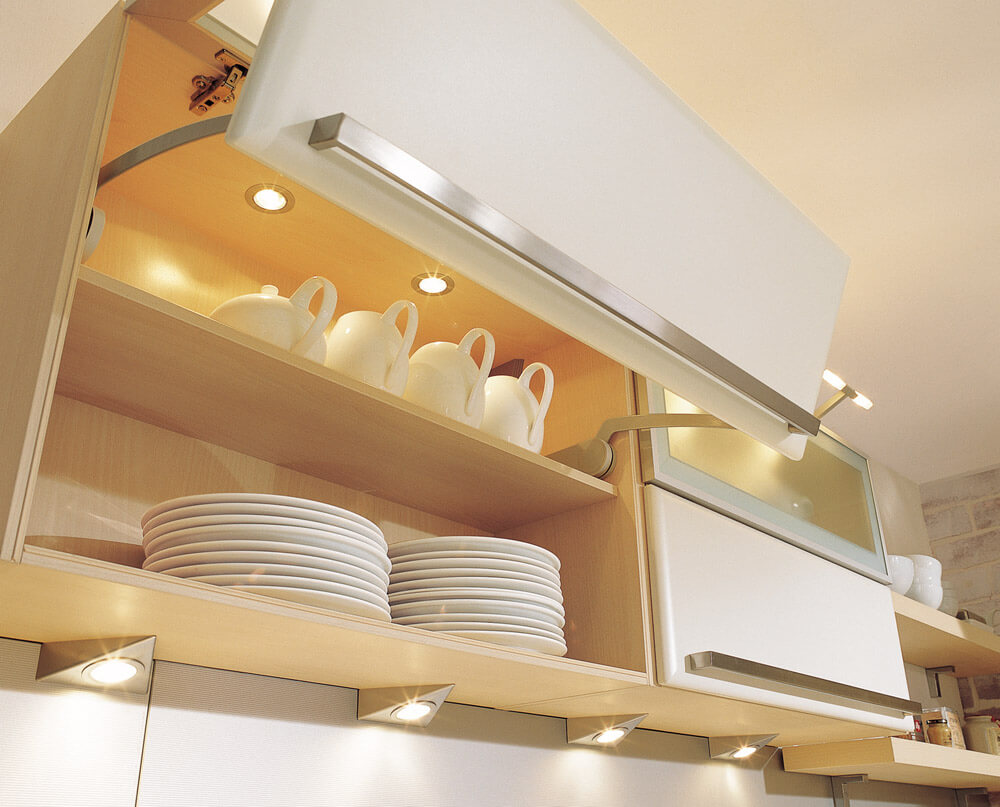 Верхний шкаф кухонного гарнитура для посуды с подсветкой