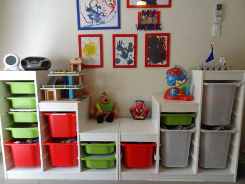 Планировка детской комнаты для двоих детей: хранение игрушек