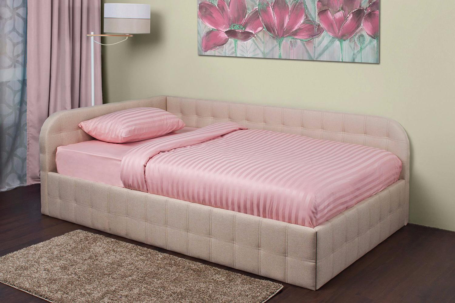 Кровать с мягкой спинкой