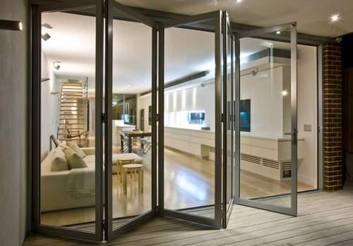 Складные двери в гардеробную. В каких помещениях можно устанавливать дверь-гармошку