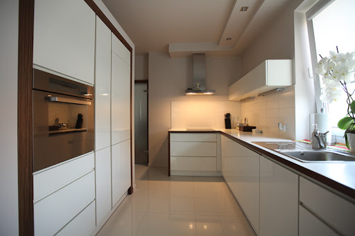 встроенная электрическая кухня	1 020
кухня со встроенным холодильником	1 014
кухня со встраиваемым холодильником
