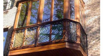 Остекление балконов деревянными рамами