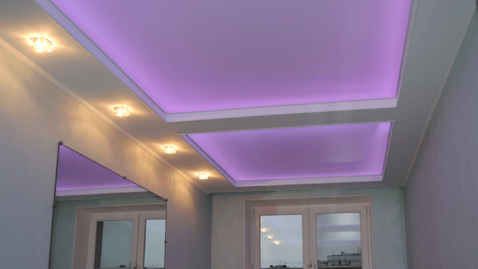 Светопрозрачный сиреневый потолок