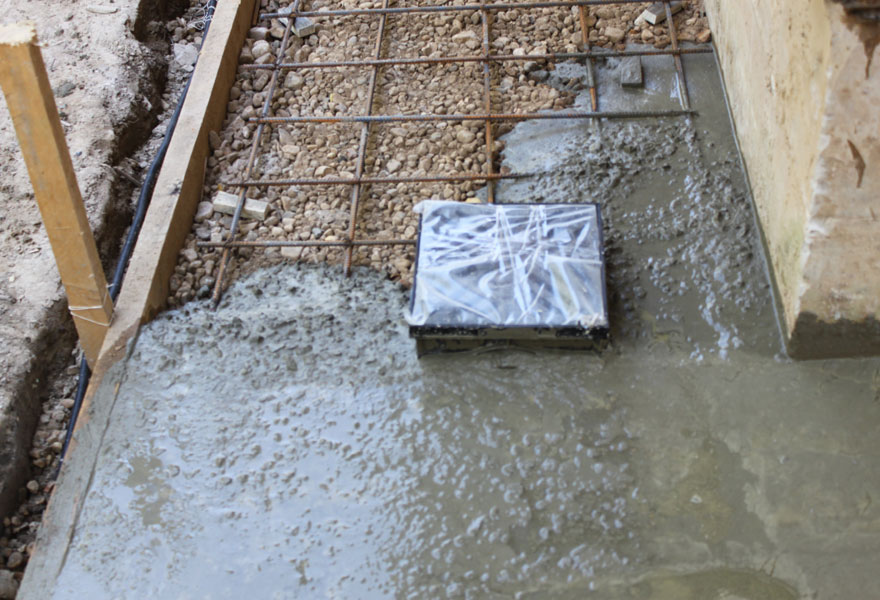 Заливка бетонного основания