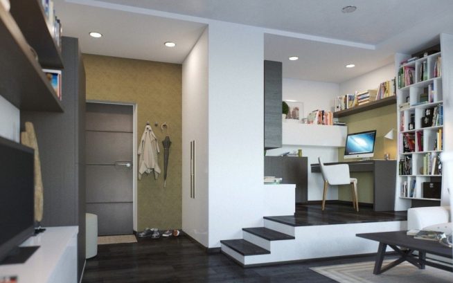 Гостиная с рабочим столом на подиуме кухонной зоны