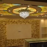 Витражный потолок с люстрой