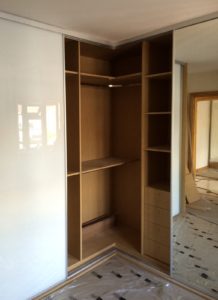 Corner Wardrobe curved hanger rod