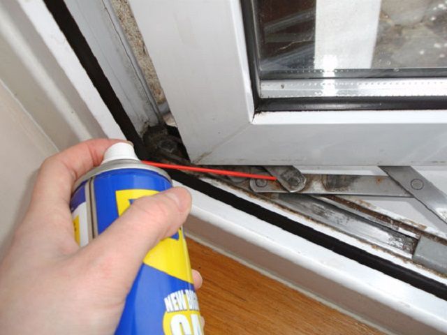 Трубчатый носик позволяет добраться до самых труднодоступных мест