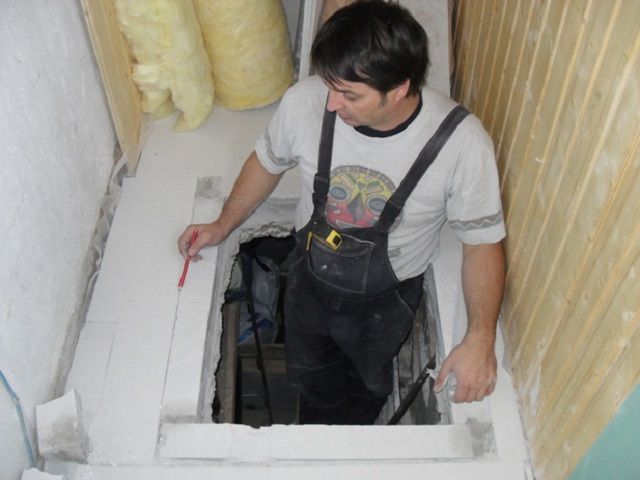 Вход в погреб должен быть аккуратным, лестница - надежной