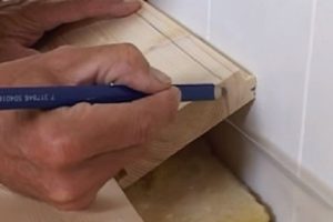 Излишки клея убираются сразу, пока он не начал схватываться