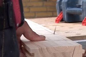 Излишки клея убираются сразу, пока он не начал схватываться