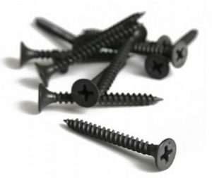 Примерно локализовав участок появления скрипов, его следует внимательно осмотреть и «протестировать»