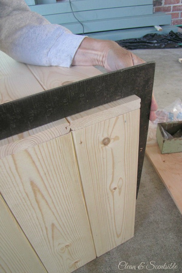 DIY Rustic Wooden Crate Tutorial.