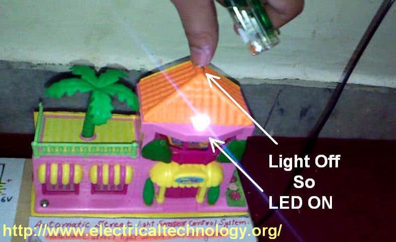 Automatic Street Light Control System.(Sensor using LDR & Transistor BC 547.) Very Simple.