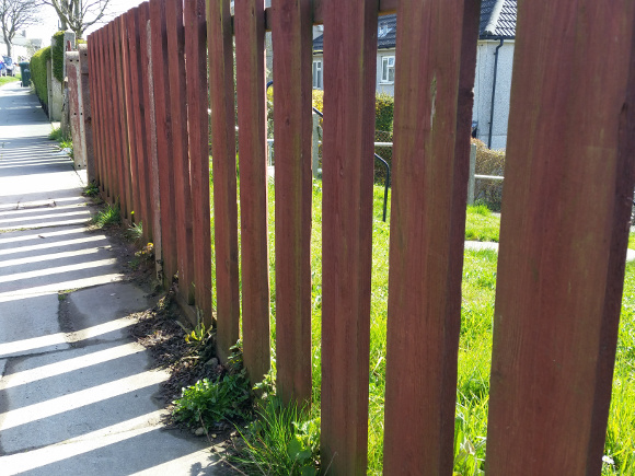 simple-wooden-fence-maintenance